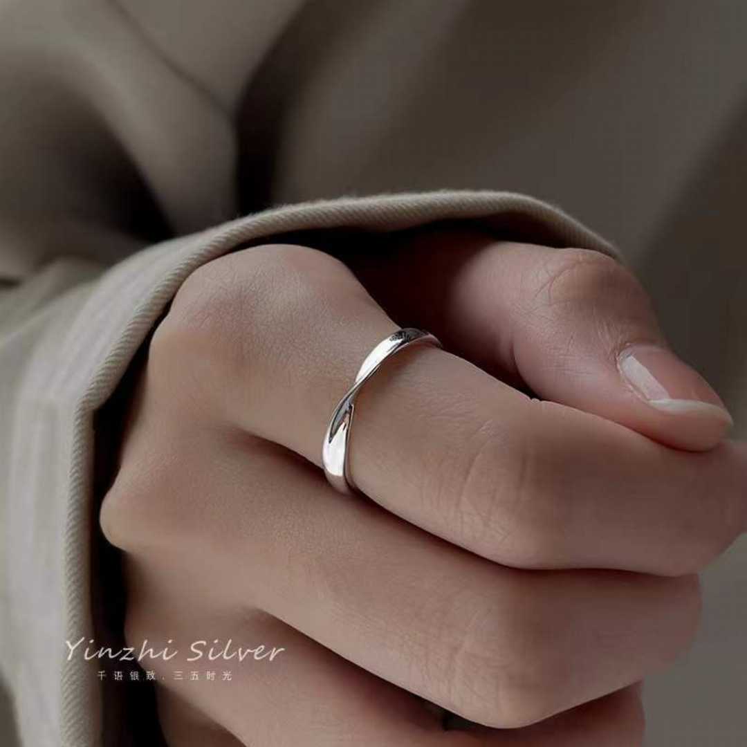 silver,finger,ring