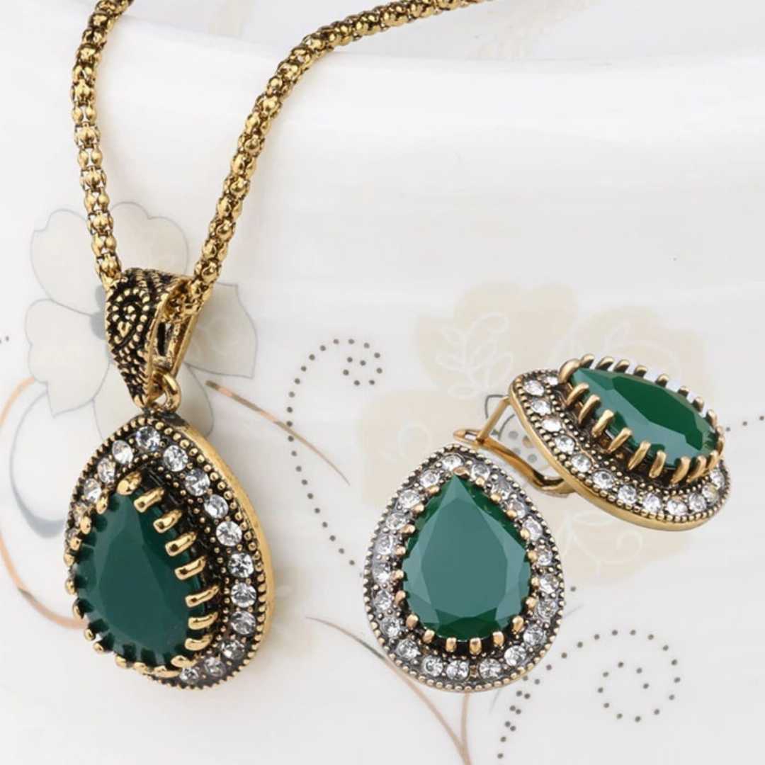 neckpiece set